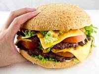 Mega Classic beefburger menu - Famous Mister Chicken Roosendaal