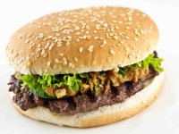Mega Sate beefburger menu - Famous Mister Chicken Roosendaal