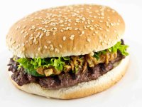 Sate beefburger - Famous Mister Chicken Roosendaal